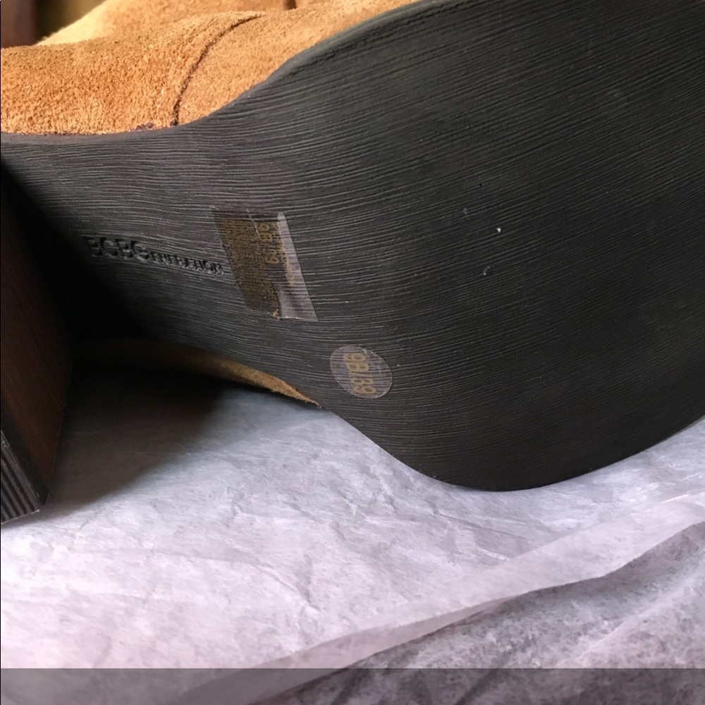 Shoes - Picture 5 of 5